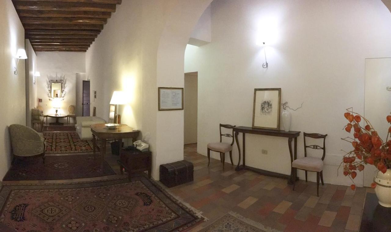 Vicolo Del Lupo Guesthouse Рим Экстерьер фото