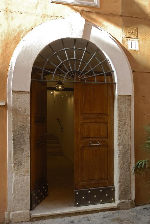 Vicolo Del Lupo Guesthouse Рим Экстерьер фото