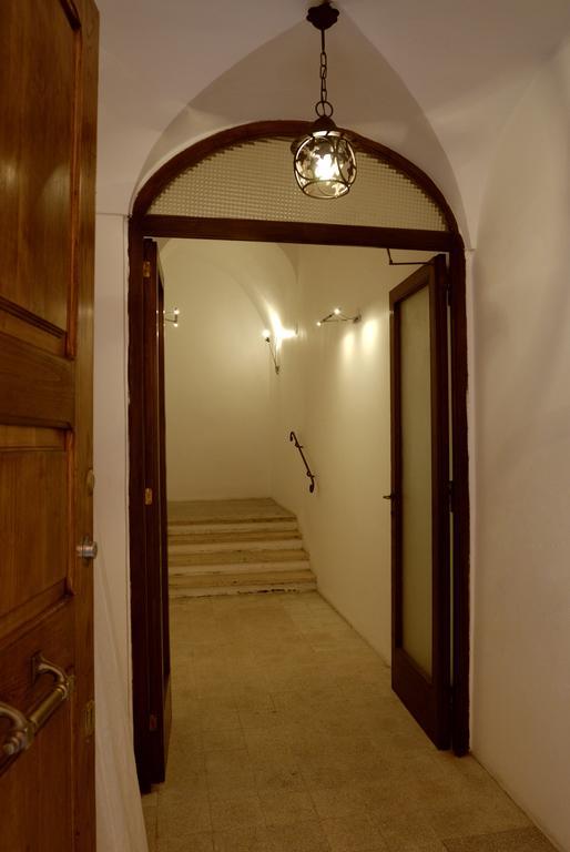 Vicolo Del Lupo Guesthouse Рим Экстерьер фото