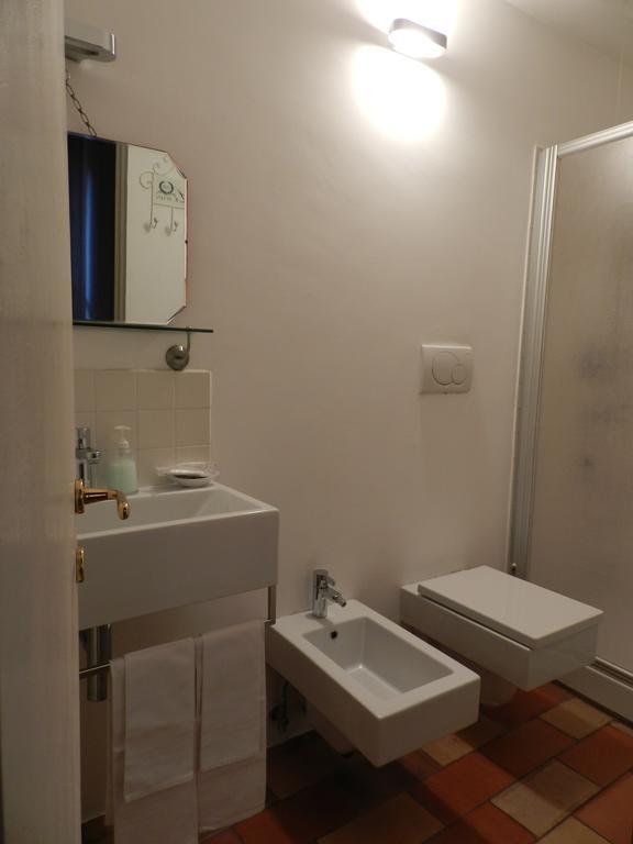 Vicolo Del Lupo Guesthouse Рим Номер фото