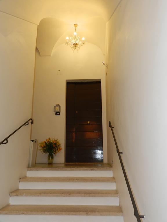 Vicolo Del Lupo Guesthouse Рим Экстерьер фото
