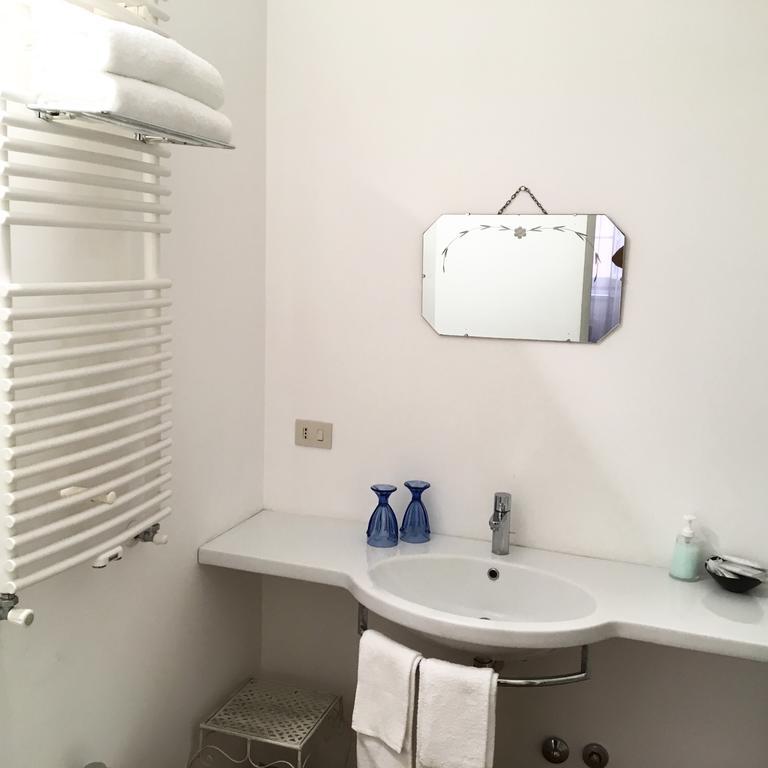 Vicolo Del Lupo Guesthouse Рим Экстерьер фото