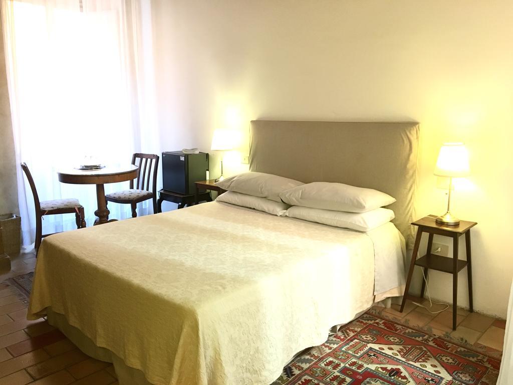 Vicolo Del Lupo Guesthouse Рим Экстерьер фото