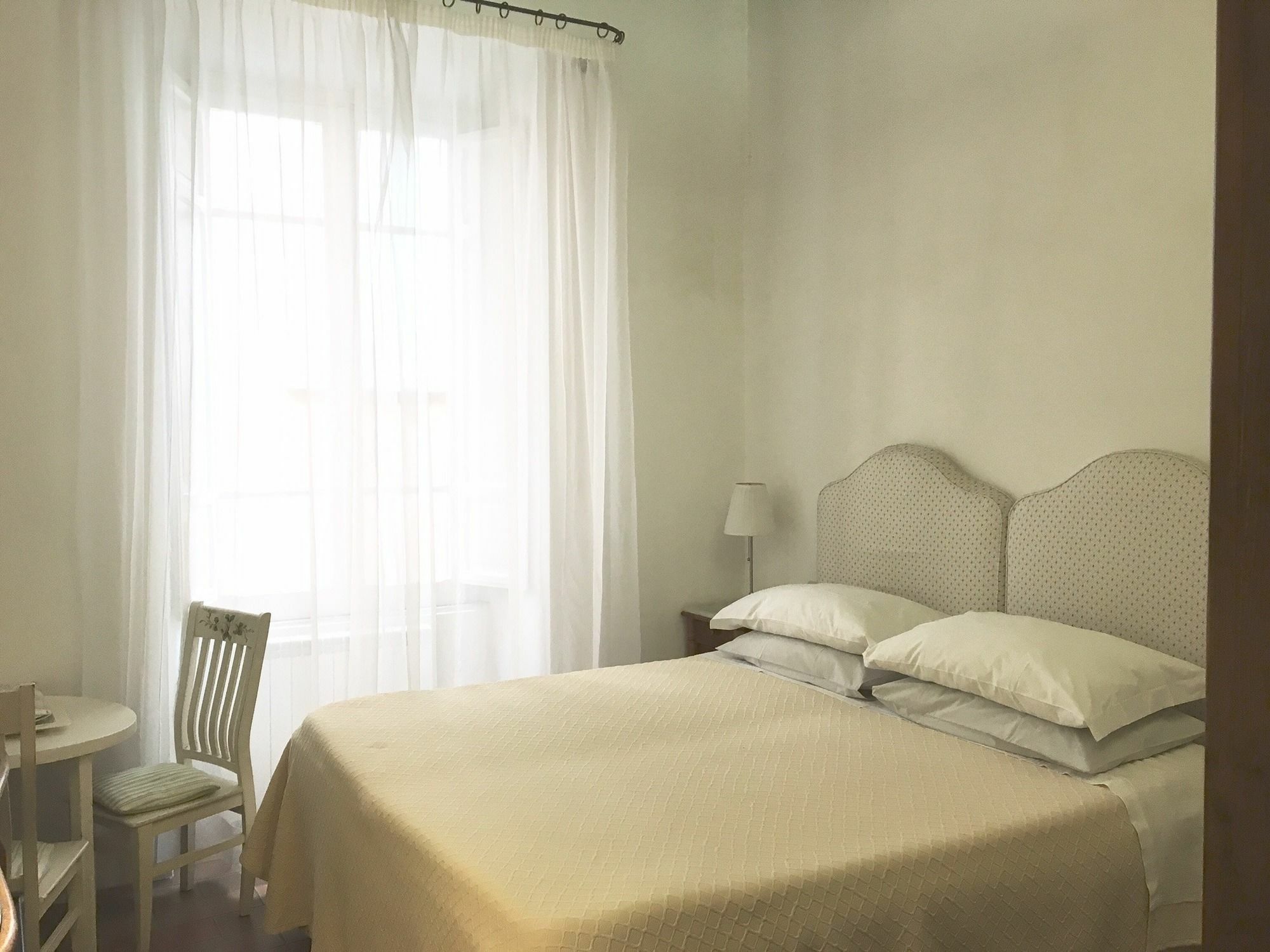 Vicolo Del Lupo Guesthouse Рим Экстерьер фото